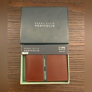 NEW Men’s Perry Ellis Brown Leather Wallet